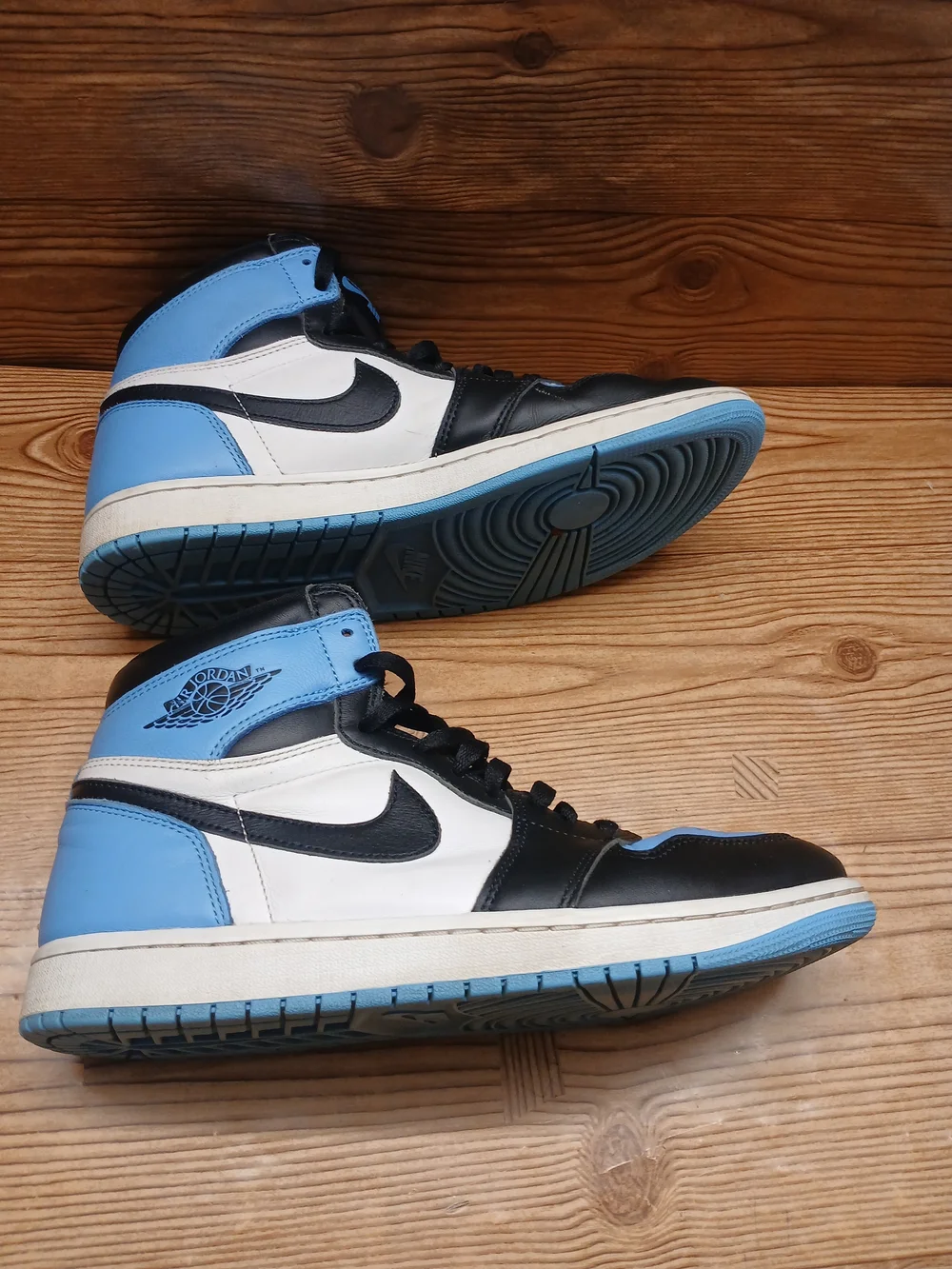 Jordan Air Jordan 1 Retro High OG  UNC Toe White Black University Blue Sneaker
